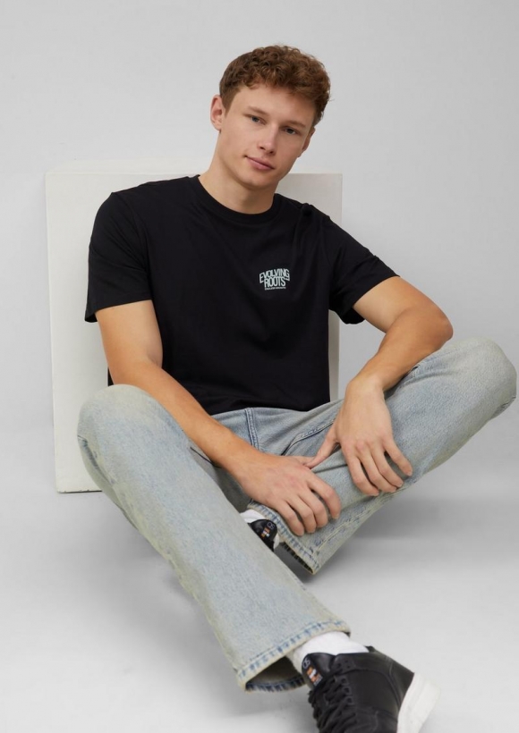 s.Oliver T-Shirt mit kleinem Frontprint - schwarz