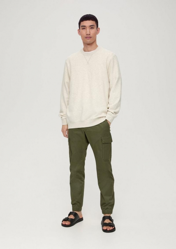 s.Oliver Regular: Cargohose aus Baumwollstretch - olivgrün