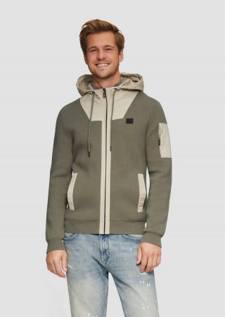 s.Oliver Hybridstrickjacke mit Kapuze aus Fabricmix - olivgrün