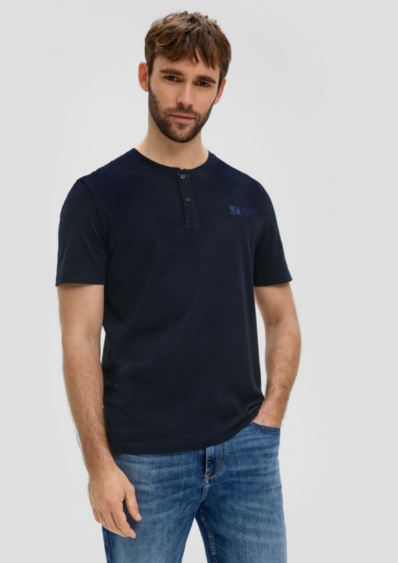 s.Oliver T-Shirt mit Garment Dye und Henley-Ausschnitt - navy