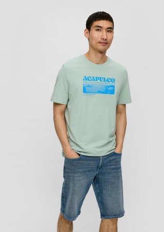 s.Oliver Baumwoll-T-Shirt mit frontseitigem Artwork-Print - ozeangrün