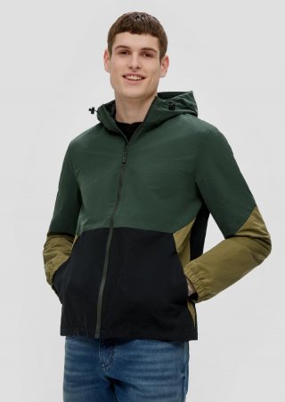s.Oliver Kapuzenjacke aus Nylon - tannengrün