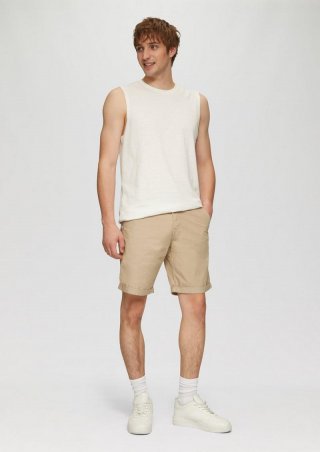 s.Oliver Chino-Shorts aus Baumwolle mit fixiertem Umschlag - beige