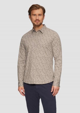 s.Oliver Slim Fit: Gemustertes Popeline-Hemd mit Kentkragen - hellbraun