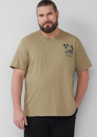 s.Oliver Baumwoll-T-Shirt mit Frontprint und Flammgarnstruktur - helles olivgrün