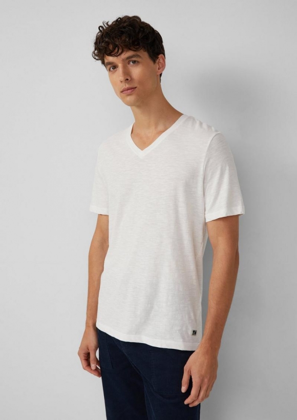 s.Oliver T-Shirt aus Baumwolle mit V-Ausschnitt - weiß