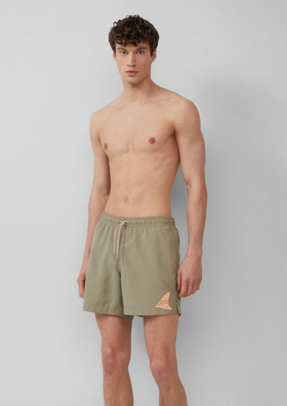 s.Oliver Badeshorts mit Artwork und Eingrifftaschen - olivgrün