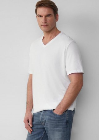 s.Oliver T-Shirt mit V-Ausschnitt und Logo-Stickerei - weiß