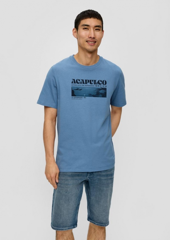 s.Oliver Baumwoll-T-Shirt mit frontseitigem Artwork-Print - hellblau
