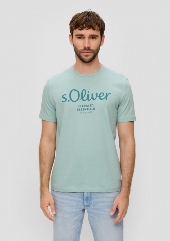 s.Oliver T-Shirt aus Baumwolle mit Label-Print - salbeigrün