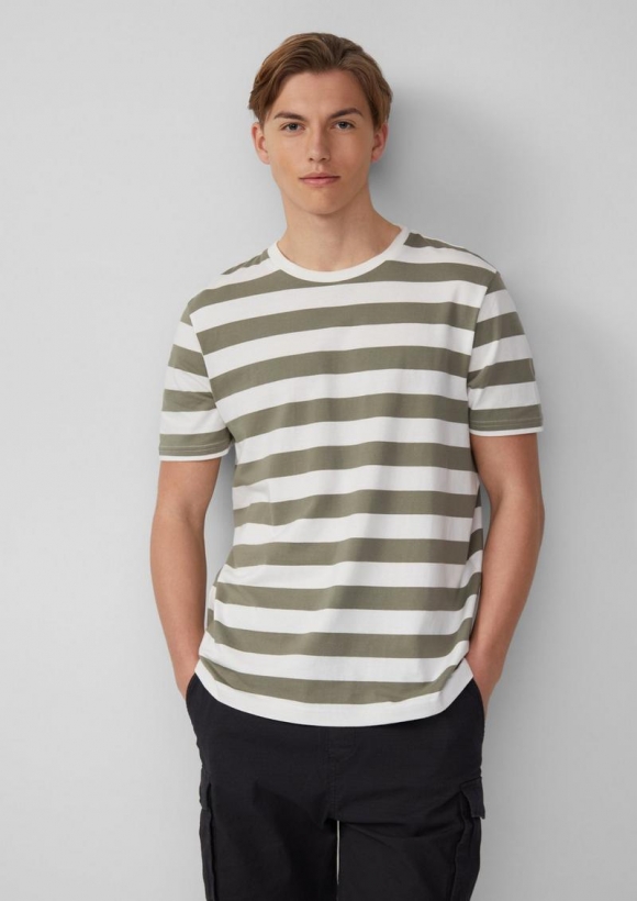 s.Oliver T-Shirt mit Rundhalsausschnitt und Blockstreifen - helles olivgrün