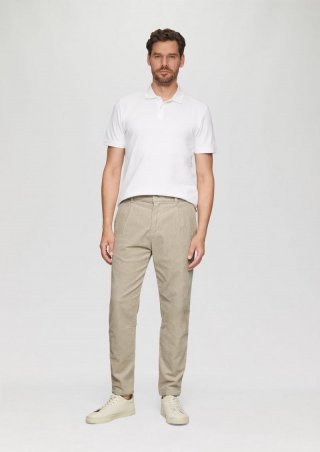 s.Oliver Cord-Chino aus Baumwollstretch mit Bundfalten - helles beige