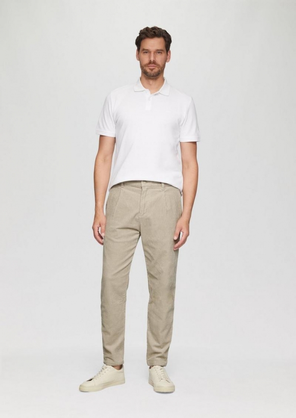 s.Oliver Cord-Chino aus Baumwollstretch mit Bundfalten - helles beige