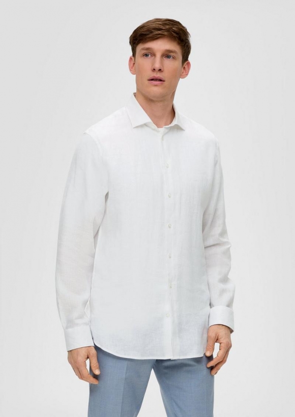 s.Oliver Glänzendes Tailored Fit Hemd aus Leinen - weiß