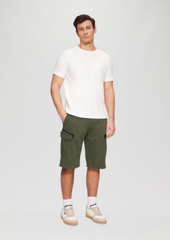 s.Oliver File: Cargo-Shorts im Relaxed Fit - olivgrün