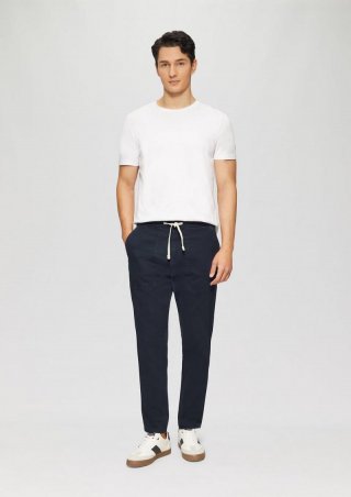 s.Oliver Detroit: Chinohose im Relaxed Fit aus Baumwollstretch - tiefblau