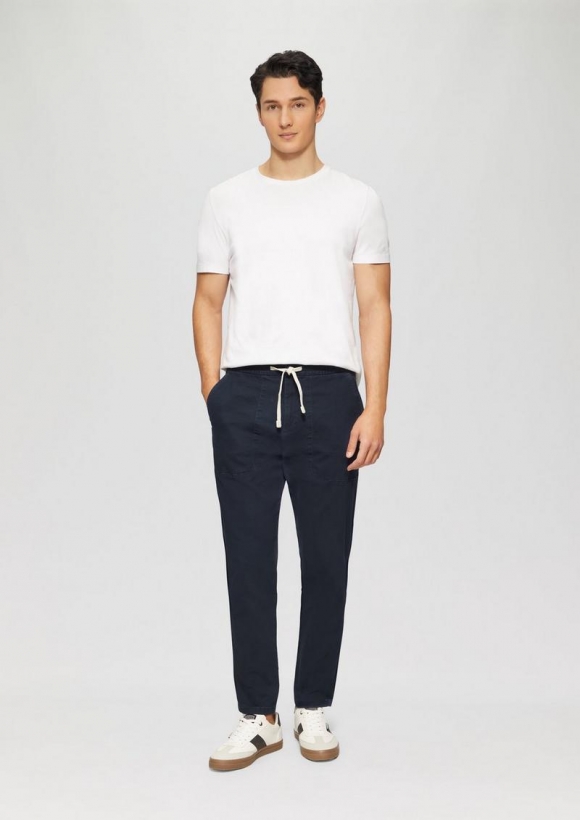 s.Oliver Detroit: Chinohose im Relaxed Fit aus Baumwollstretch - tiefblau