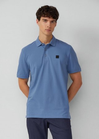 s.Oliver Poloshirt aus Baumwollstretch mit Label-Patch - himmelblau