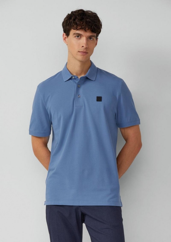 s.Oliver Poloshirt aus Baumwollstretch mit Label-Patch - himmelblau