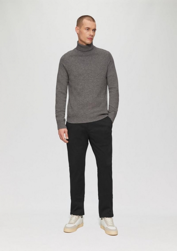 s.Oliver Chinojogger mit Straight Leg - schwarz