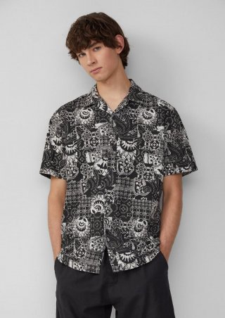s.Oliver Resort Fit: Baumwollhemd mit All-over-Print - schwarz
