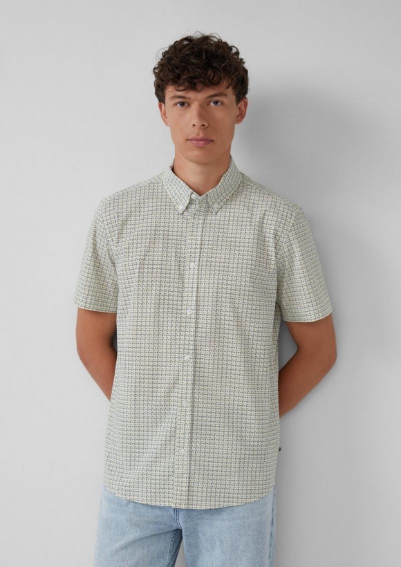 s.Oliver Regular Fit: Gemustertes Kurzarmhemd aus Baumwolle mit Button-Down-Kragen - weiß