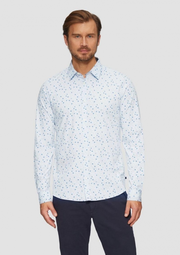 s.Oliver Slim Fit: Gemustertes Popeline-Hemd mit Kentkragen - hellblau