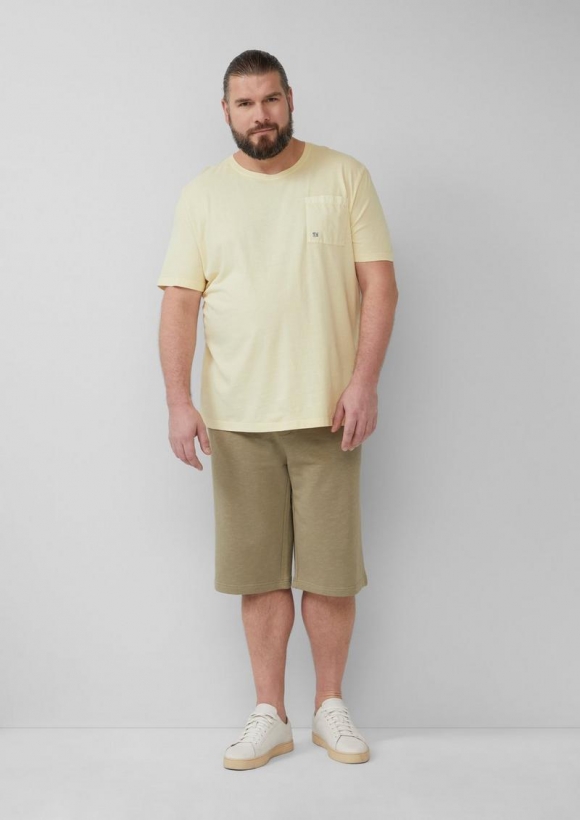 s.Oliver Detroit: Sweat-Bermuda mit Flammgarnstruktur im Relaxed Fit - helles olivgrün