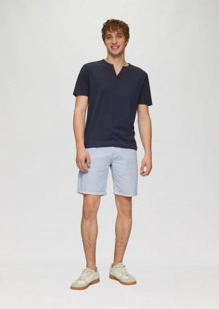 s.Oliver Chino-Shorts aus Baumwolle mit fixiertem Umschlag - himmelblau
