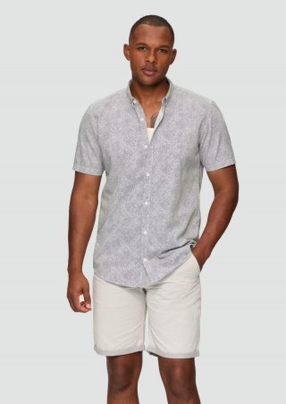 s.Oliver Regular: Kurzarmhemd mit All-over-Print - weiß