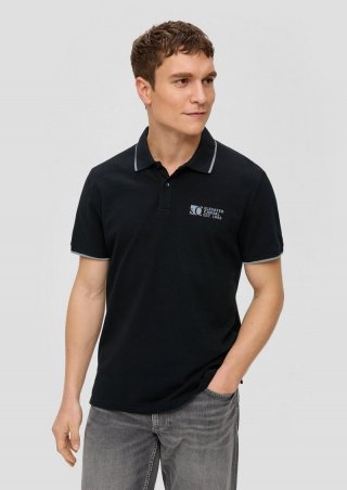 s.Oliver Poloshirt mit Piquêstruktur und Logo-Print - schwarz