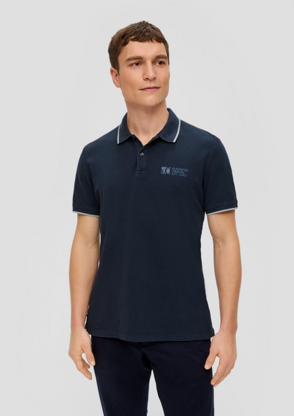 s.Oliver Poloshirt mit Piquêstruktur und Logo-Print - navy