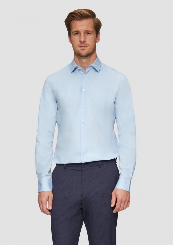 s.Oliver Tailored Fit: Businesshemd aus Baumwollstretch - hellblau