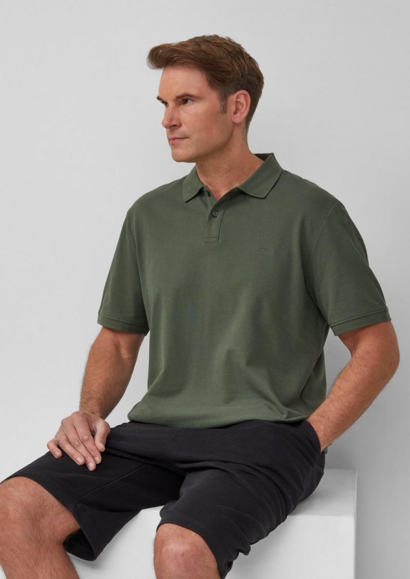 s.Oliver Poloshirt aus Baumwollpiqué - olivgrün