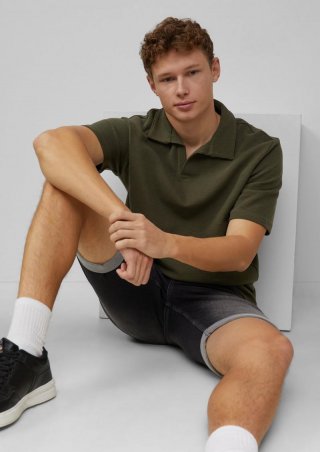 s.Oliver T-Shirt mit offenem Polokragen aus Strukturware - olivgrün