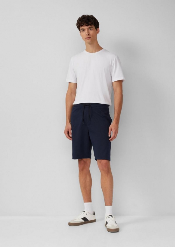 s.Oliver Detroit: Strukturierte Jog-Bermuda im Relaxed Fit - tiefblau