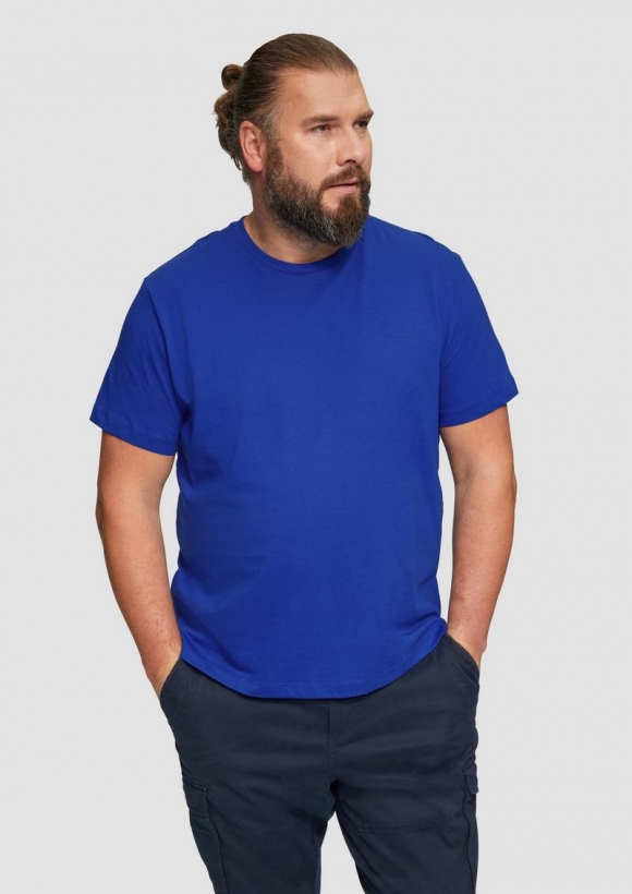 s.Oliver Baumwoll-T-Shirt mit kleinem Logo-Detail - ozeanblau