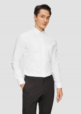 s.Oliver Tailored Fit: Elastisches Baumwollhemd mit Strukturmuster - weiß