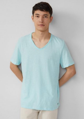 s.Oliver Luftiges T-Shirt mit V-Ausschnitt und Flammgarnstruktur - minze