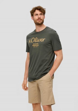 s.Oliver T-Shirt aus Baumwolle mit Label-Print - olivgrün
