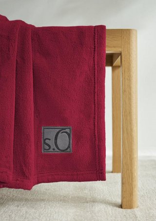 s.Oliver Weiche Decke mit Logo-Detail - rubinrot
