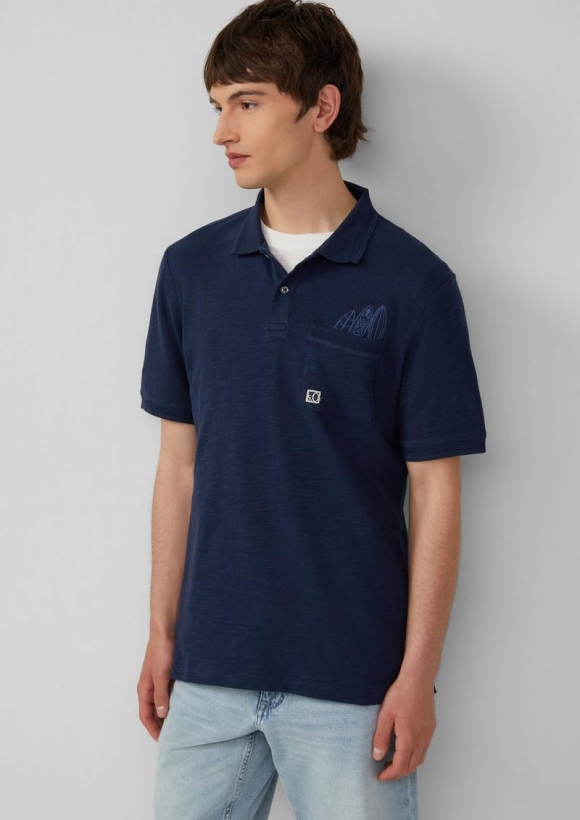 s.Oliver Flammgarn-Poloshirt mit Brusttasche und Stickerei - tiefblau