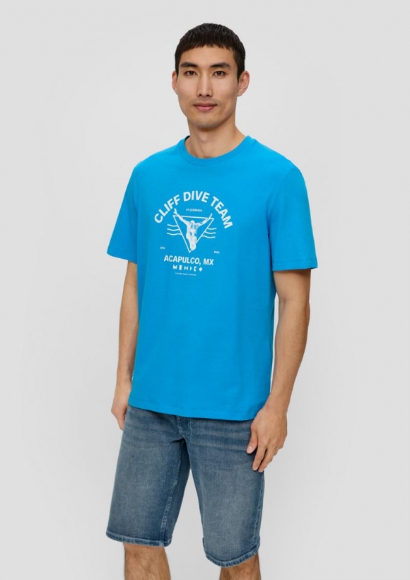 s.Oliver Baumwoll-T-Shirt mit frontseitigem Artwork-Print - azurblau