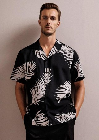 s.Oliver Resort Fit: Kurzarmhemd aus Viskosemix - schwarz