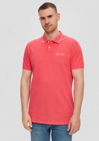 s.Oliver Poloshirt mit Piquêstruktur und Logo-Print - korallrot