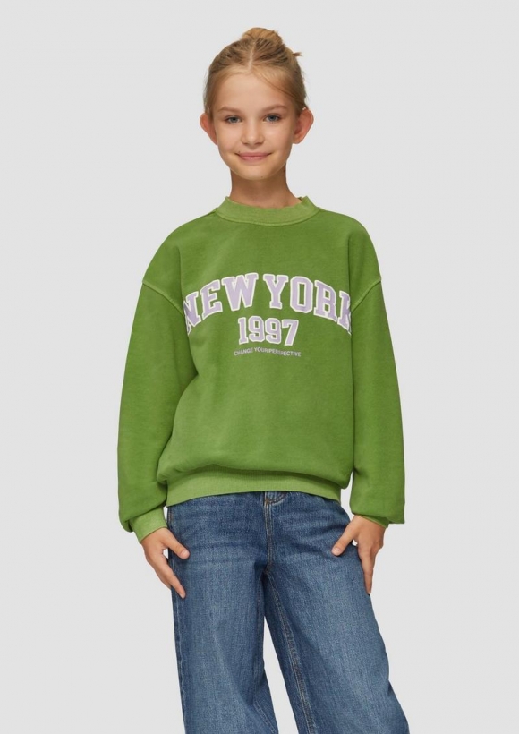 s.Oliver Oversized-Sweatshirt mit Waschung und Frontprint - bambusgrün
