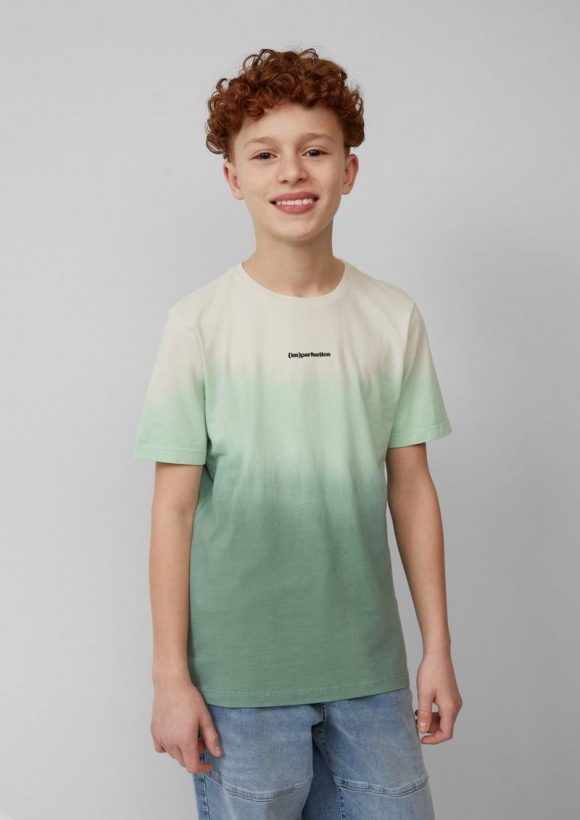 s.Oliver Baumwollshirt in Batik-Optik mit kleinem Schriftprint - salbeigrün