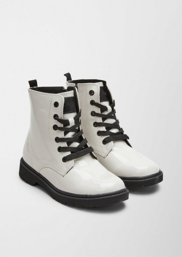 s.Oliver Stiefel in Lack-Optik - ecru