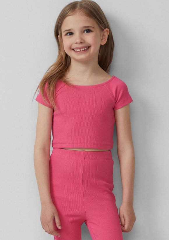 s.Oliver Verkürztes T-Shirt aus Rippware mit Off-Shoulder-Ausschnitt - pink
