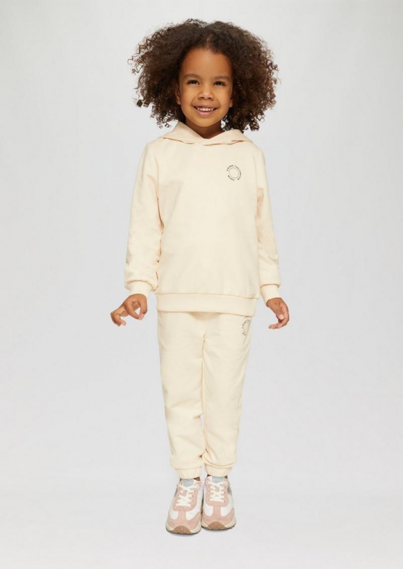 s.Oliver Unisex Jogginghose aus Sweat mit kleinem Print-Detail - helles sand